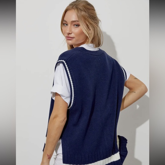 25 Fabulous knit sweater vest - Picture 4 of 6